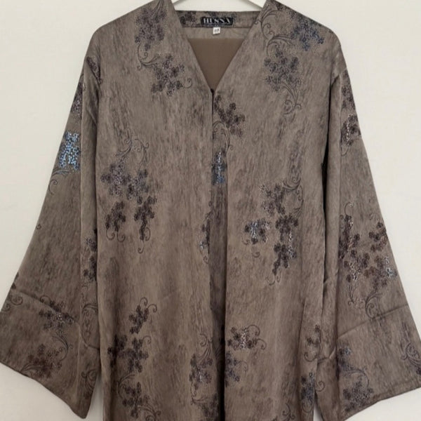 LIMITED EDITION OPEN ABAYA WITH BUTTONS - TAUPE