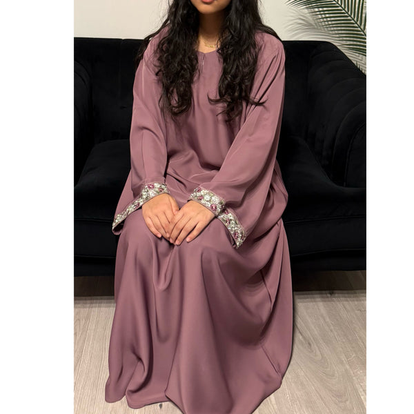 AIRAH CLOSED LACE ABAYA WITH POCKET DUSTY PINK