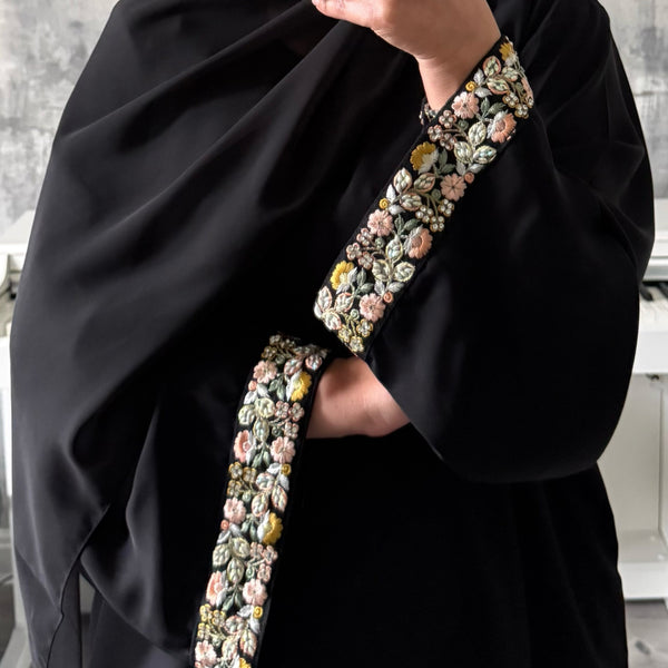 SAFAA CLOSED ABAYA WITH STONES AND GEMS - BLACK