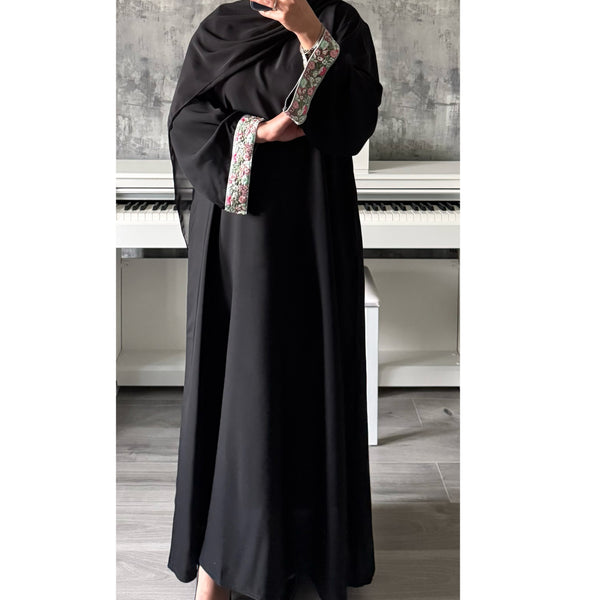 SAFAA CLOSED ABAYA WITH STONES AND GEMS - GREEN