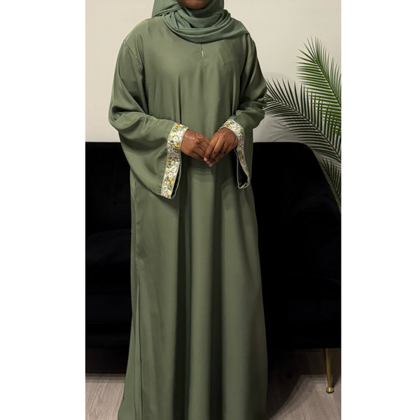 AIRAH CLOSED LACE ABAYA WITH POCKET GREEN