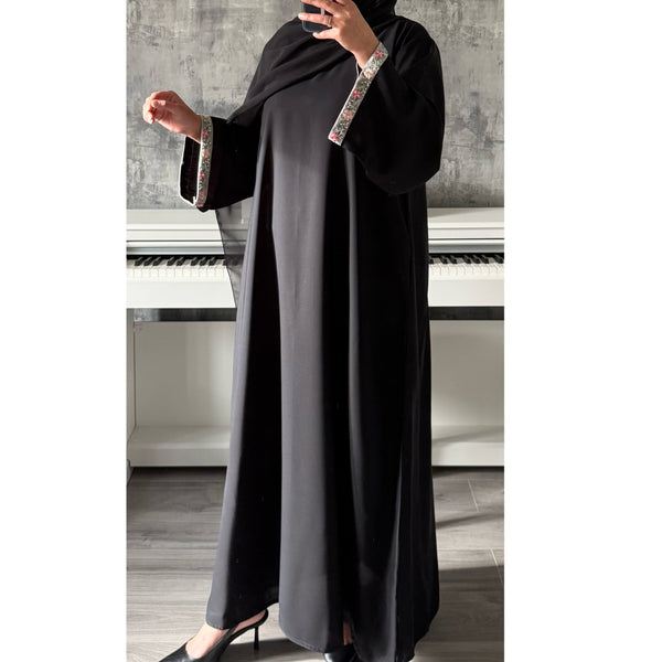 BLACK CLOSED ABAYA WITH STONES - PASTEL