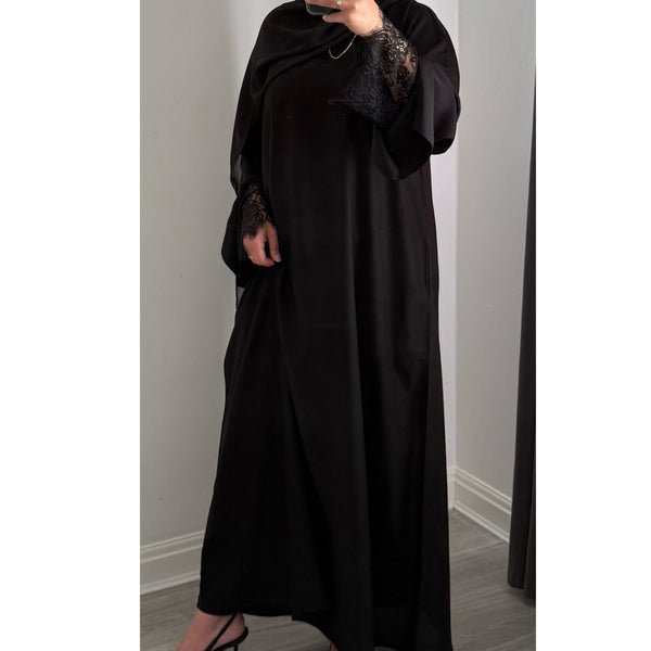 BLACK CLOSED LACE ABAYA