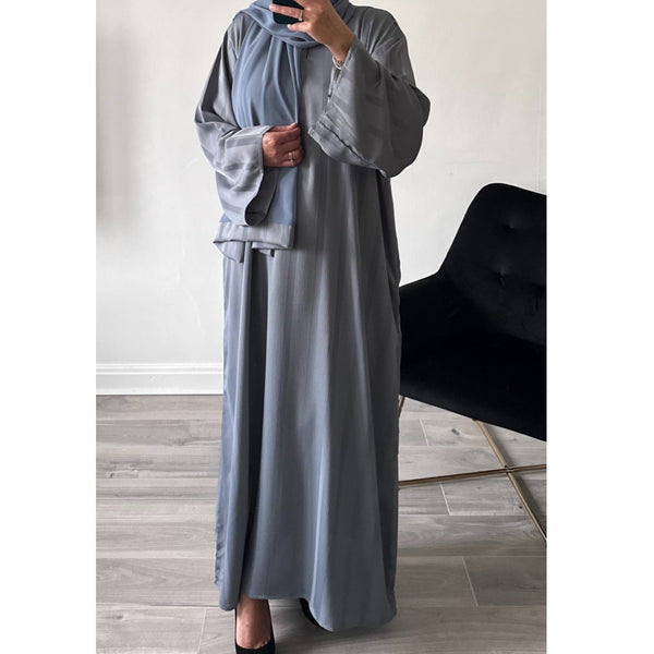 GREY HAWA STRIPED ZOOM POCKET ABAYA