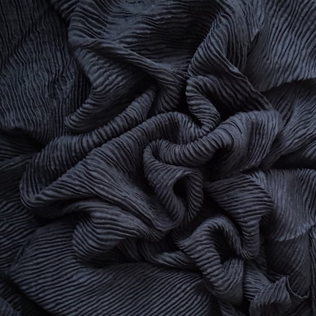 CRINKLED BLACK