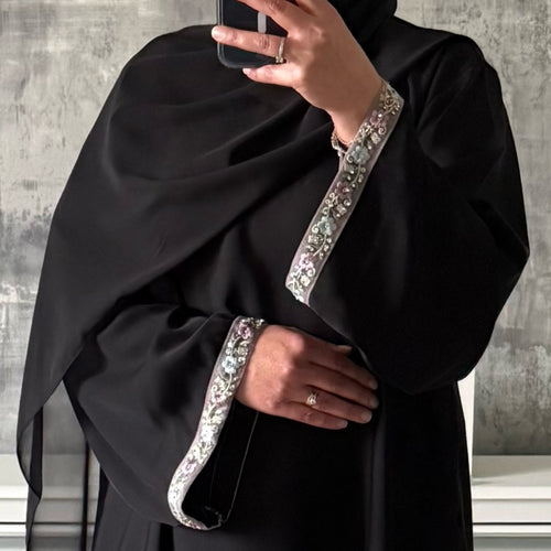 BLACK CLOSED ABAYA WITH STONES - LILAC