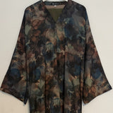 YUSRA 2.0 OPEN ABAYA WITH BUTTONS - BLUE/GREEN
