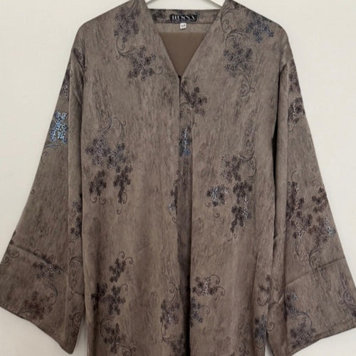 LIMITED EDITION OPEN ABAYA WITH BUTTONS - TAUPE