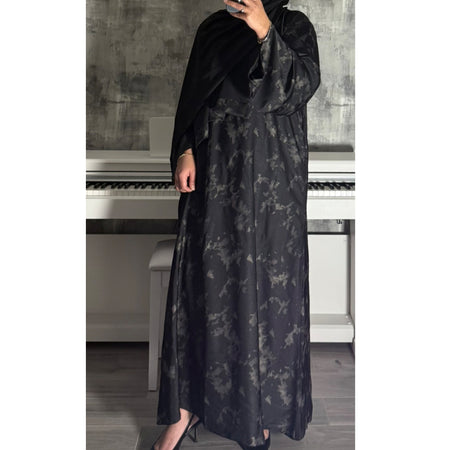 BLACK CLOSED ABAYA WITH STONES - LILAC