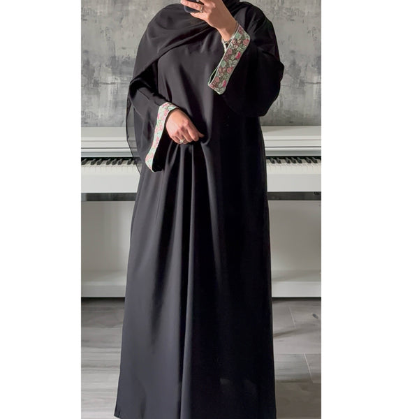 SAFAA CLOSED ABAYA WITH STONES AND GEMS - GREEN