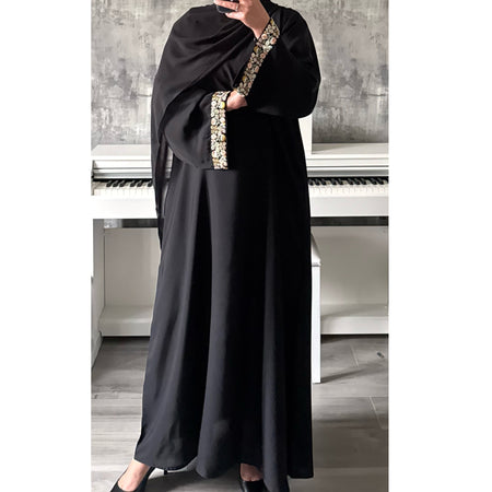 BLACK CLOSED ABAYA WITH STONES - LILAC