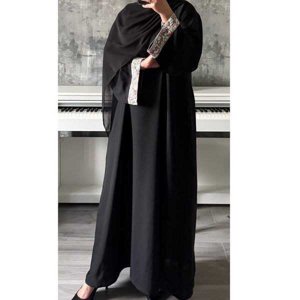 SAFAA CLOSED ABAYA WITH STONES AND GEMS - GREEN