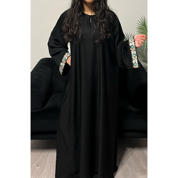 AIRAH CLOSED LACE ABAYA WITH POCKET BLACK