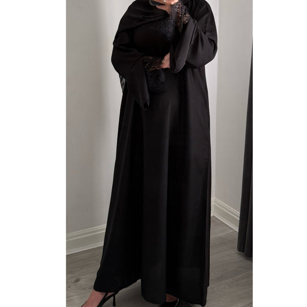 BLACK CLOSED LACE ABAYA